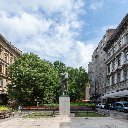 Luxurious Central Apartment In Liszt Ferenc Square Boedapest Buitenkant foto