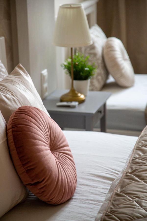 Luxurious Central Apartment In Liszt Ferenc Square Boedapest Buitenkant foto