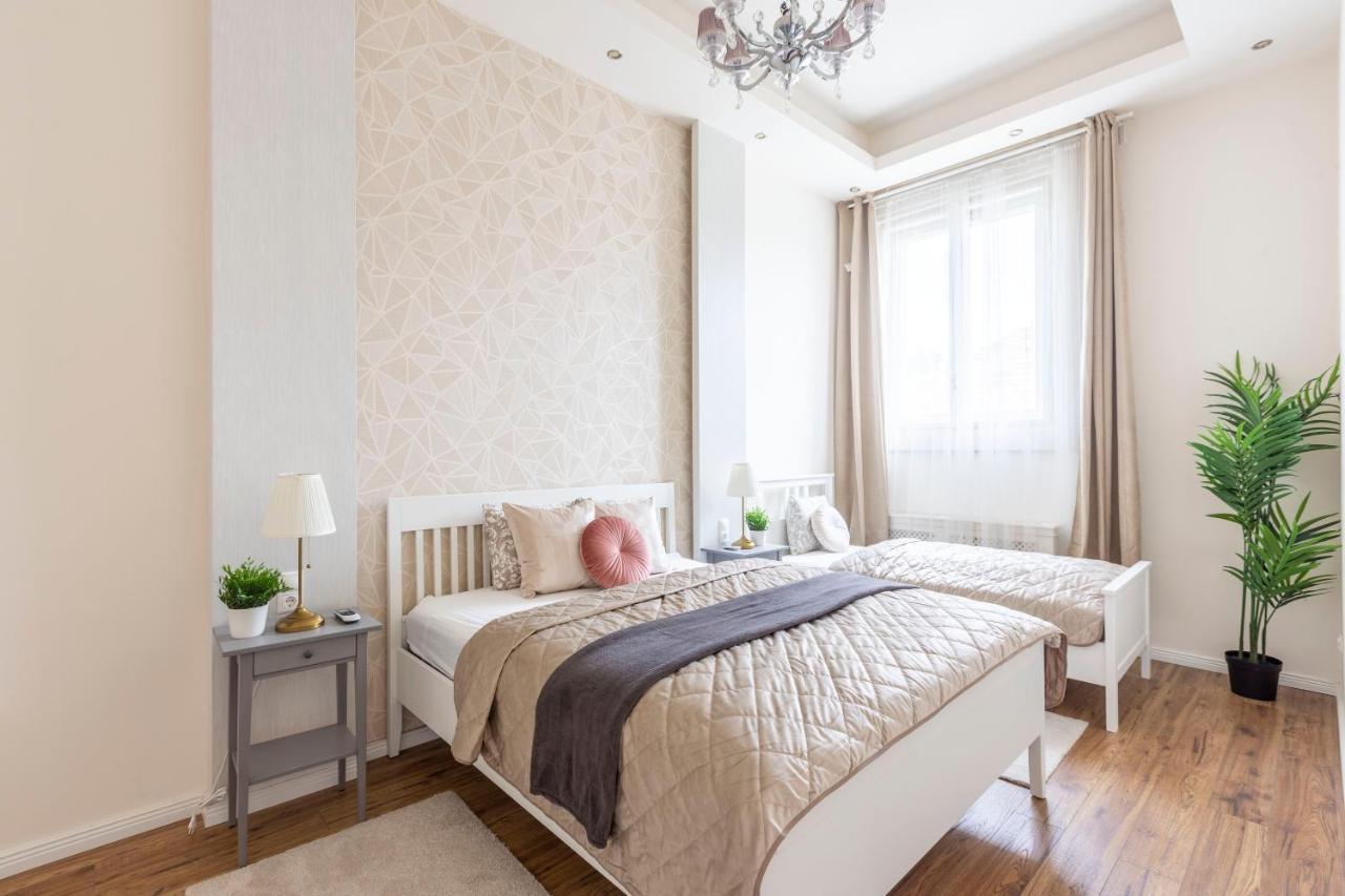 Luxurious Central Apartment In Liszt Ferenc Square Boedapest Buitenkant foto