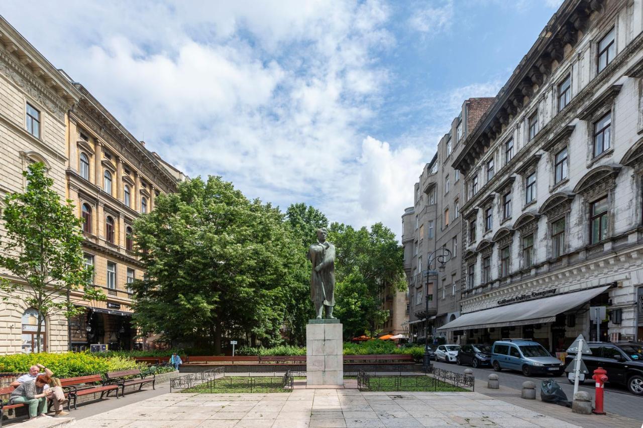 Luxurious Central Apartment In Liszt Ferenc Square Boedapest Buitenkant foto