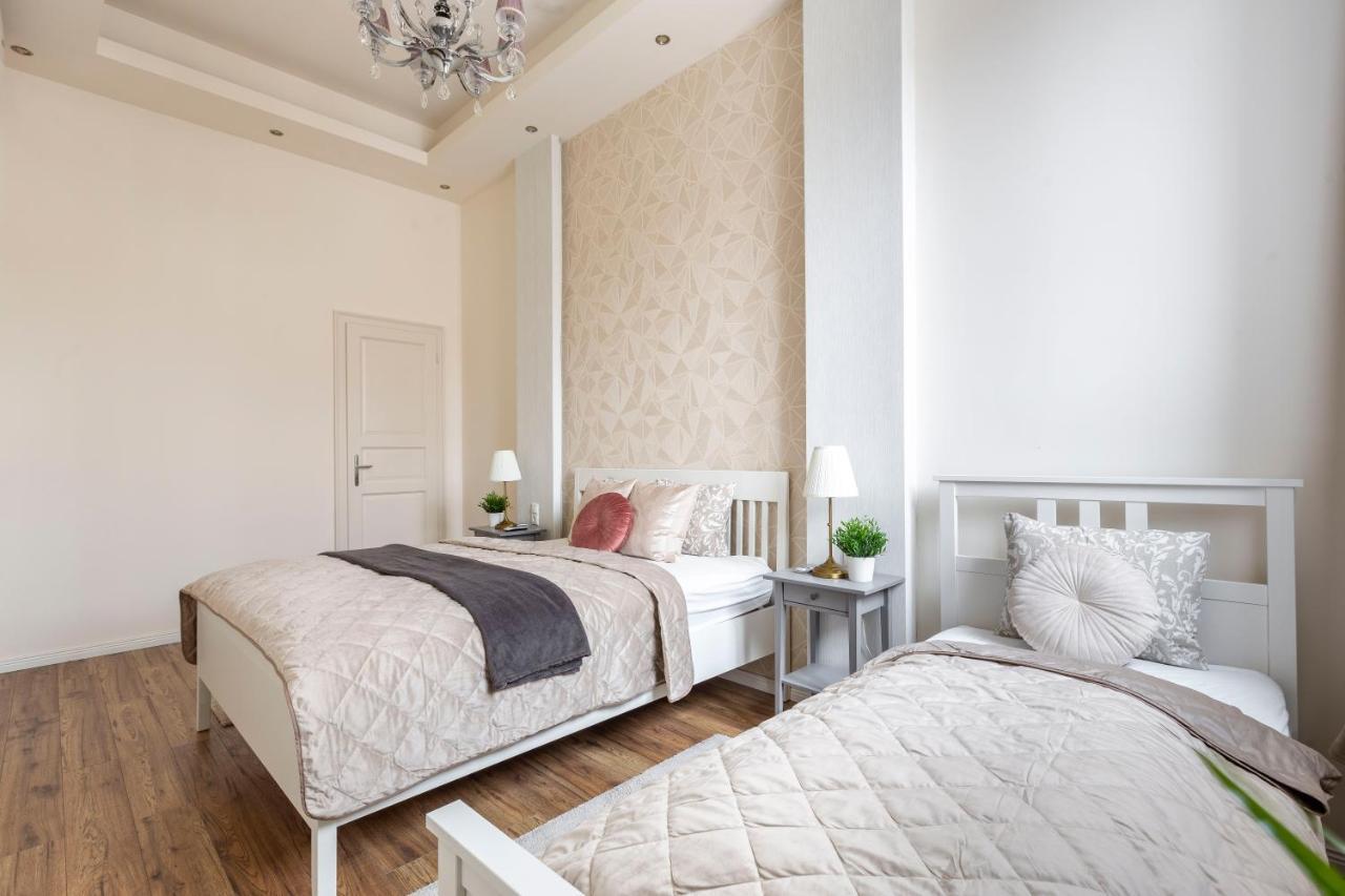 Luxurious Central Apartment In Liszt Ferenc Square Boedapest Buitenkant foto