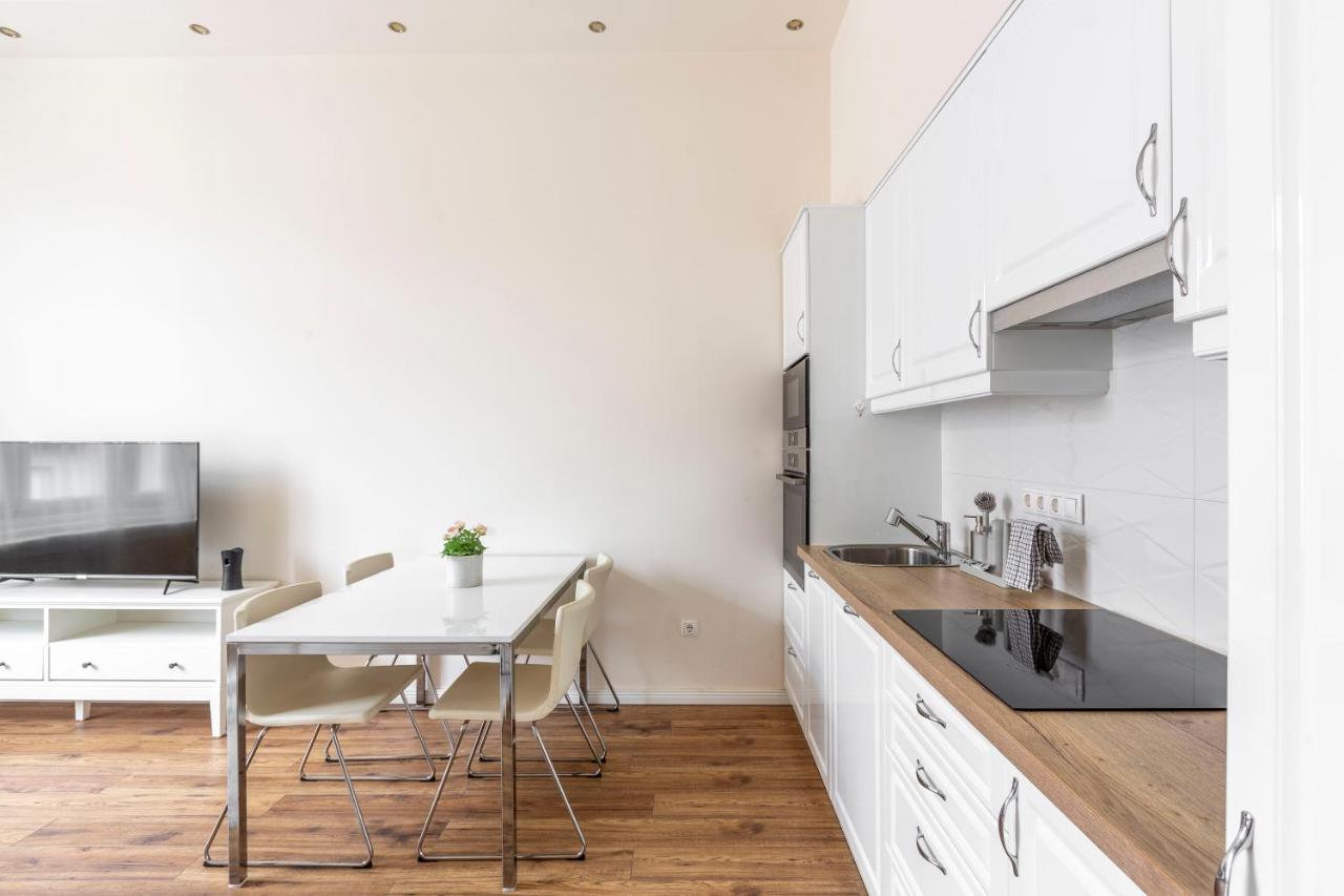 Luxurious Central Apartment In Liszt Ferenc Square Boedapest Buitenkant foto